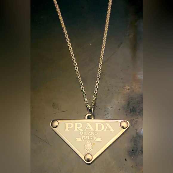 Beautiful Prada Bag Logo Pendant necklace - Picture 1 of 5